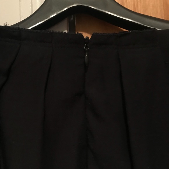 Black Knee-length Skirt - Picture 3 of 5